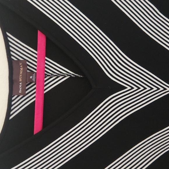 Women's blouse - Picture 2 of 8